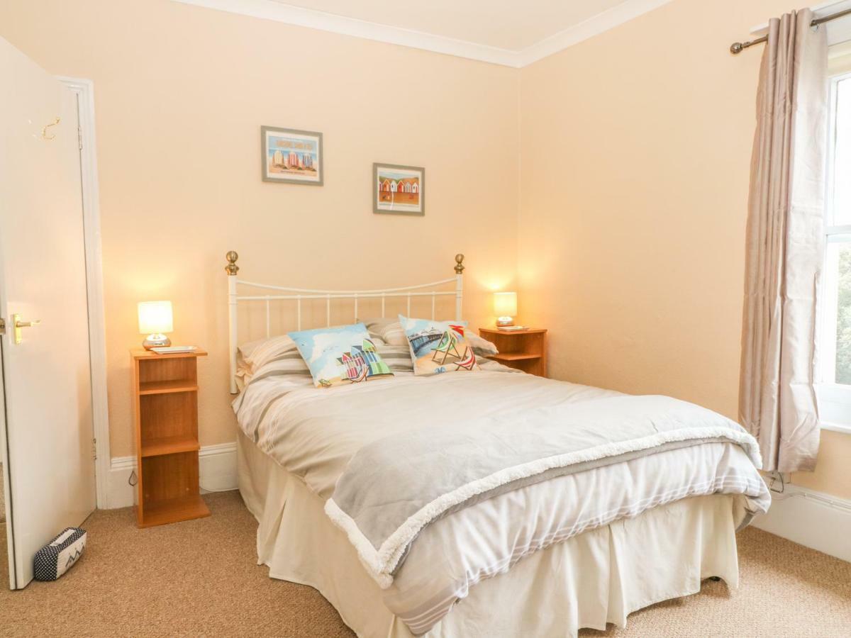 Saltwood Apartment Истборн Екстериор снимка