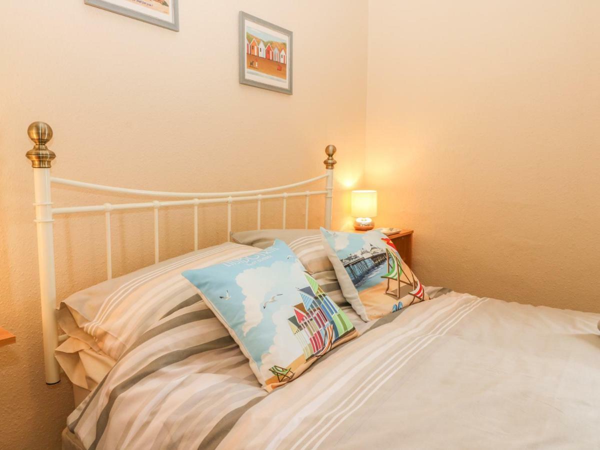 Saltwood Apartment Истборн Екстериор снимка