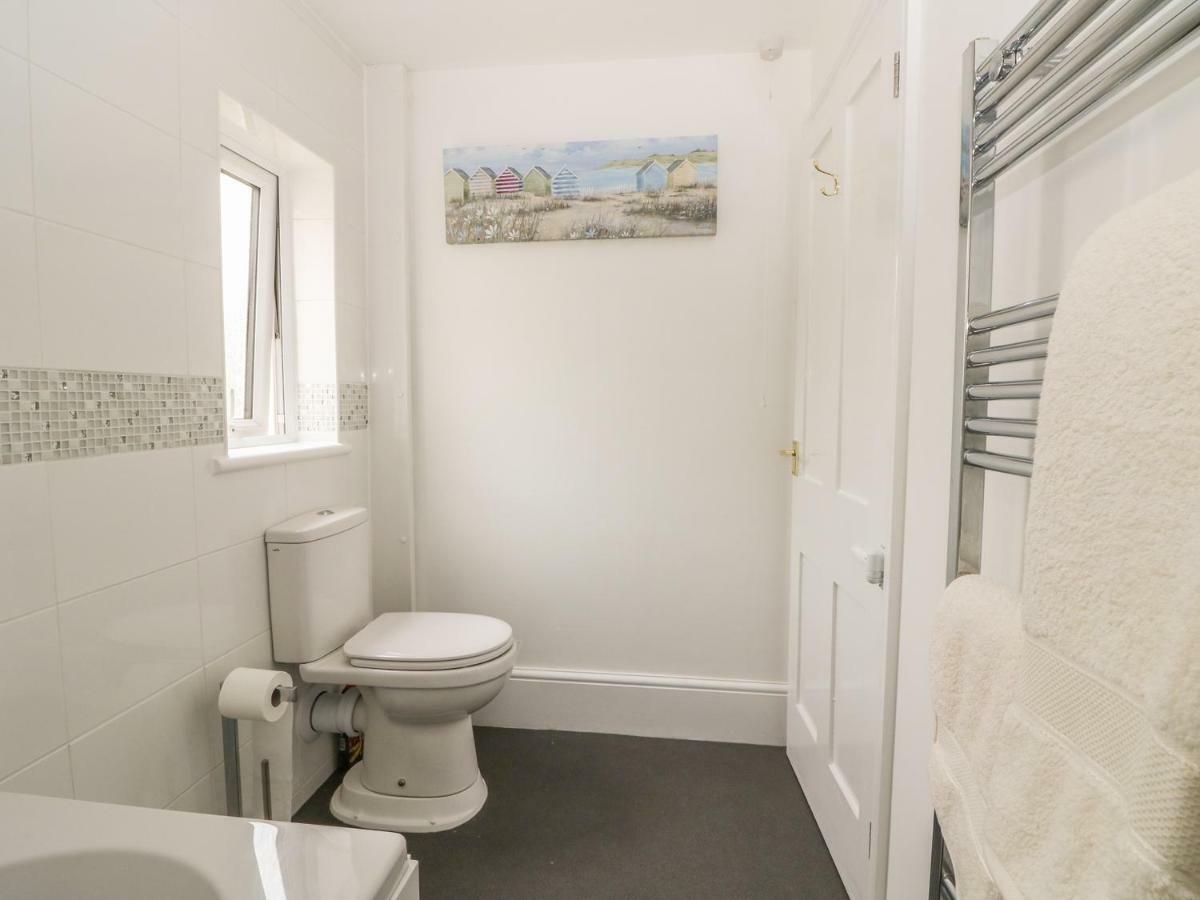 Saltwood Apartment Истборн Екстериор снимка