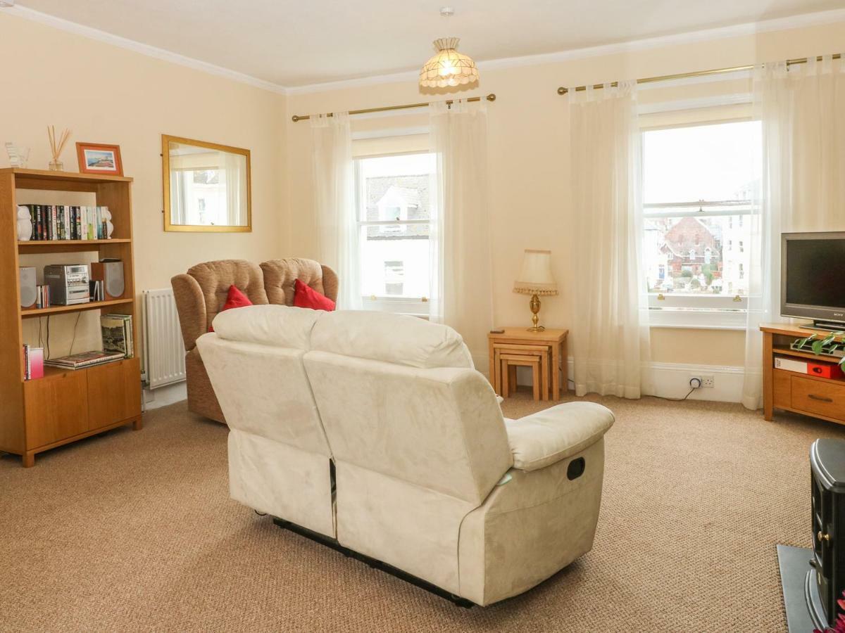 Saltwood Apartment Истборн Екстериор снимка